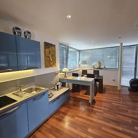 Apartmán Riverside Loft - Castle View & Free Parking & Terrace *