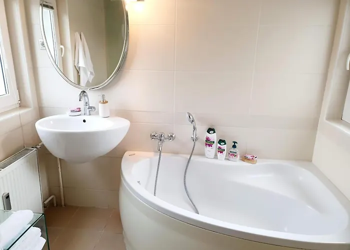 Riverside Loft - Castle View & Free Parking & Terrace Apartment Laibach